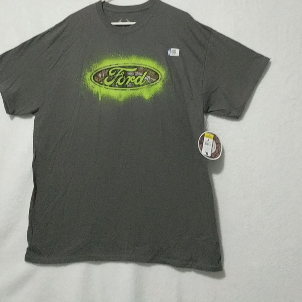 Men or womens Realtree t shirt